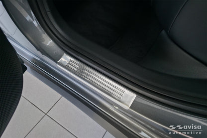 Tröskelskydd Lines Volkswagen T- Roc II 2025+ – Silver satin – detaljbild 2