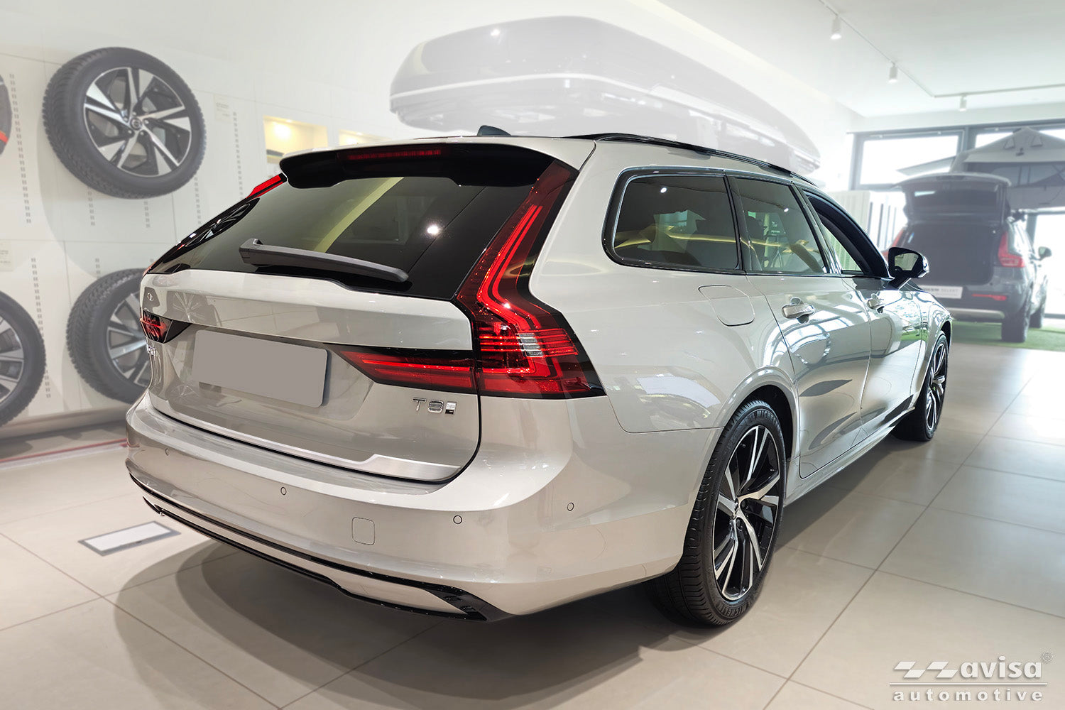 Bakluckelist Volvo V90 Kombi 2016+/ V90 Cross Country 2016+ – Silver satin – detaljbild 2