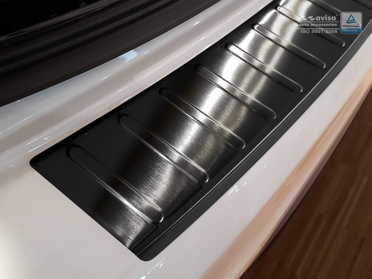 Lastskydd Volvo V60 2010–2013, facelift 2013–2018 / Volvo V60 Cross Country 2015+ – Svart – detaljbild 2