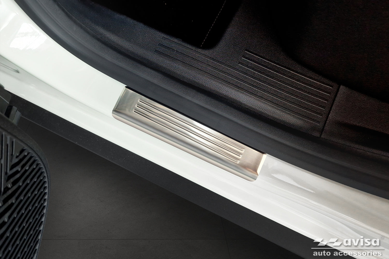 Tröskelskydd Lines Dacia Duster III 2024+ – Silver – detaljbild 2