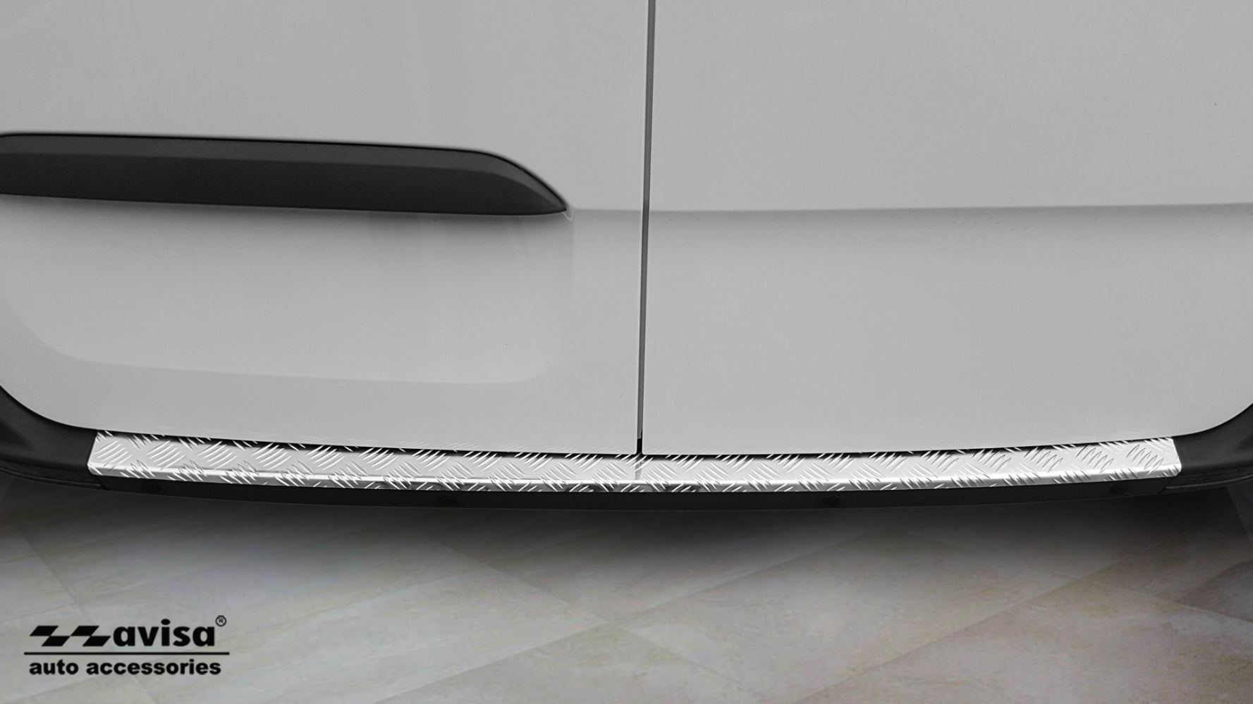 Lastskydd Mercedes Sprinter III 2018+ – Silver satin (2/35439) – detaljbild 3