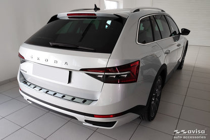 Lastskydd Strong Edition Skoda Superb III Kombi 2015–2019, facelift 2019– 2024/ Scout III 2019+ – Silver satin – detaljbild 2