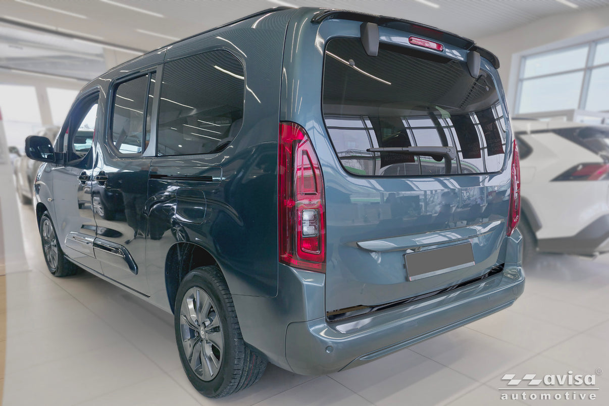 Bakluckelist Toyota Proace City Verso 2019–2024, facelift 2024+ – Spegelblank svart – detaljbild 2