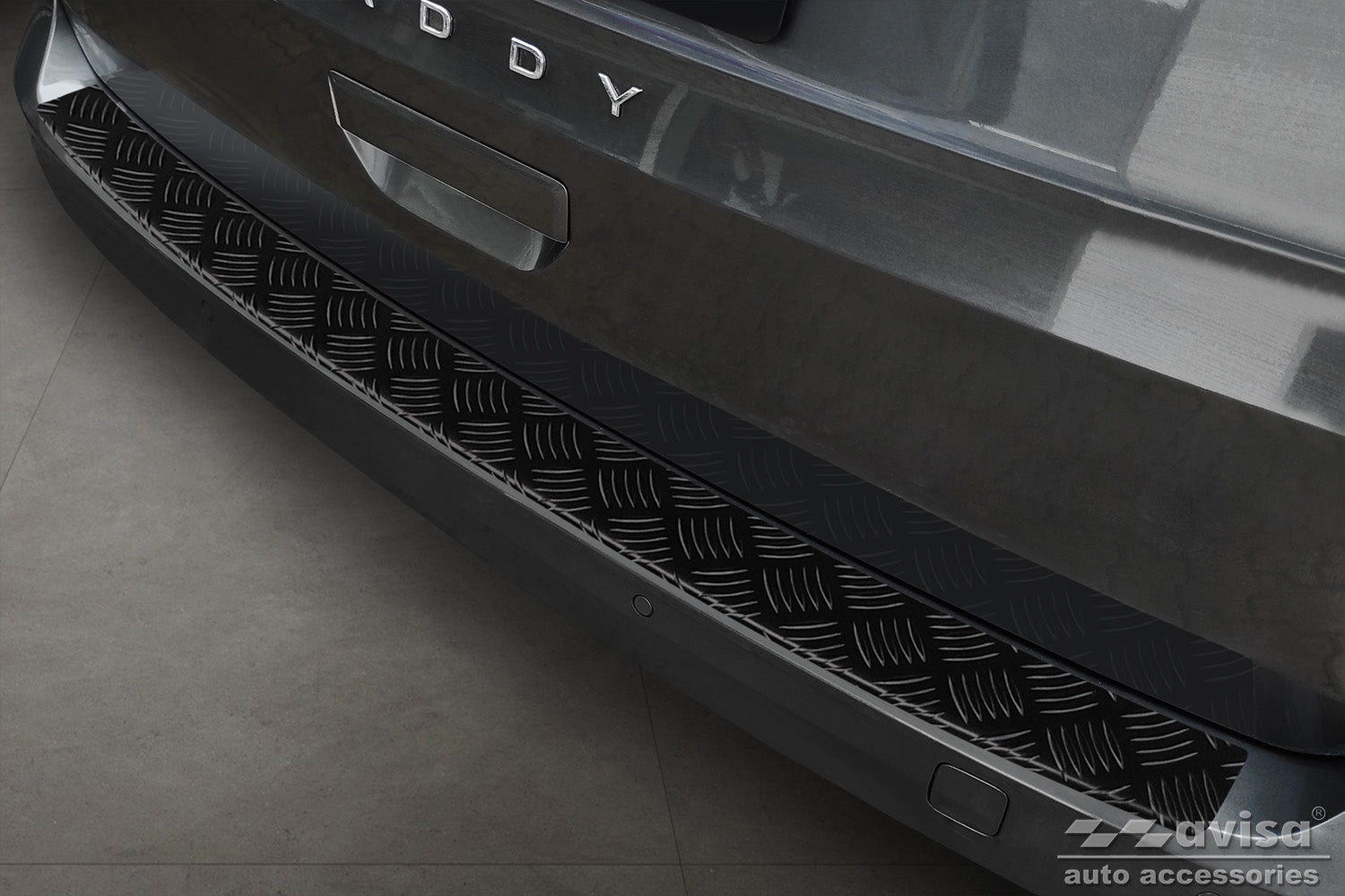 Lastskydd Black Mat Volkswagen Caddy V (SB) 2020+ (fitting to both: two and one bak dörrar version) m.fl. – Mattsvart – detaljbild 3