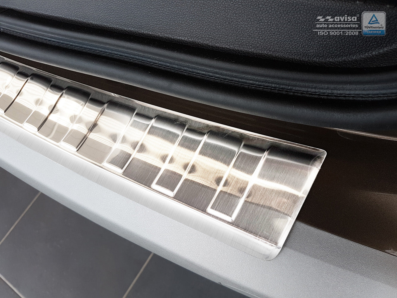 Lastskydd Dacia Duster II 2017–2021, facelift 2021–2024 – Silver satin – detaljbild 2