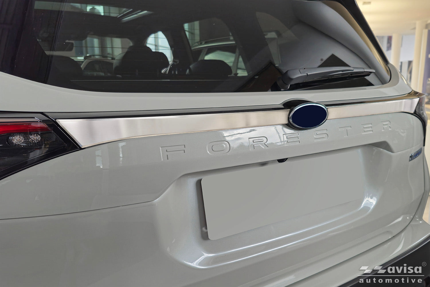 Bakluckelist Subaru Forester VI 2024+ – Silver satin – detaljbild 3