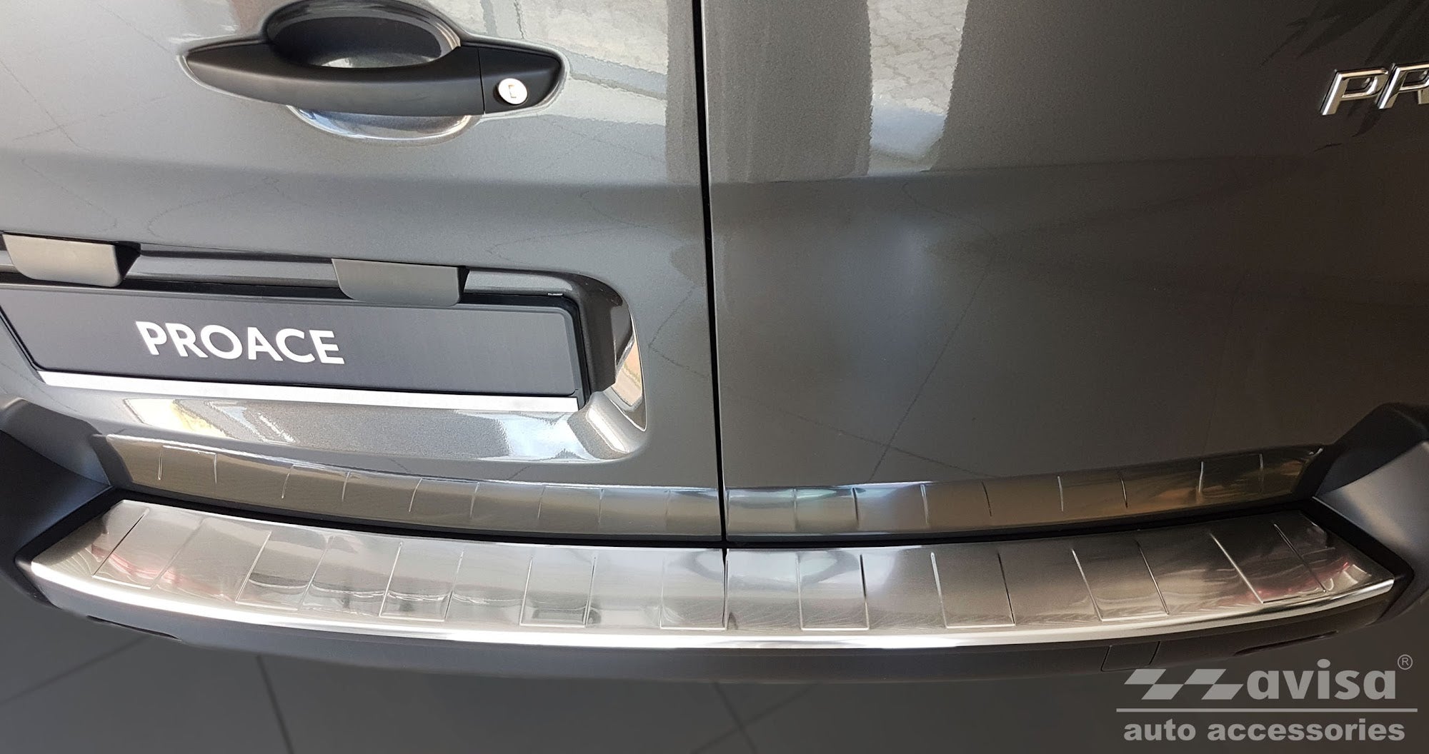 Lastskydd Opel Zafira Life 2019+ / Toyota Proace II furgon 2016+ – Silver satin – detaljbild 3