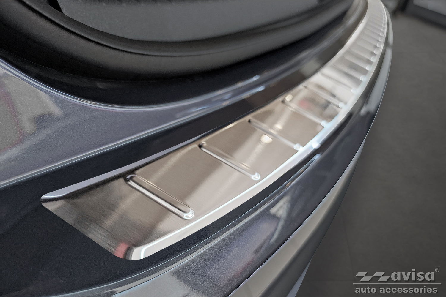 Lastskydd Volkswagen Taigo 2021+ – Silver satin – detaljbild 3