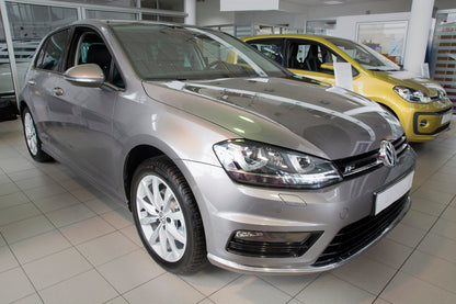 Tröskelskydd Special Edition Volkswagen Golf VII halvkombi/ variant 2012–2017, facelift 2017–2019 – Silver satin – detaljbild 2