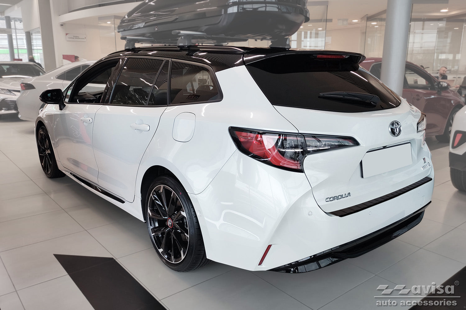 Lastskydd Black Mat Suzuki Swace Kombi 2020+ / Toyota Corolla XII Touring Sports 2018+/ GR Sport 2018+ – Mattsvart – detaljbild 2