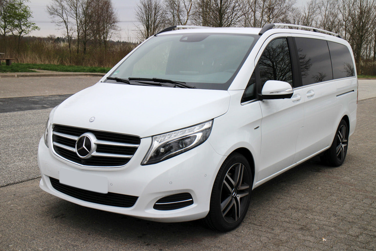 Lastskydd Mercedes V Class W447/ Vito III/ Marco Polo 2014–2019, facelift 2019–2024, facelift 2024… – Spegelblank steel, Svart Kolfiber – detaljbild 3
