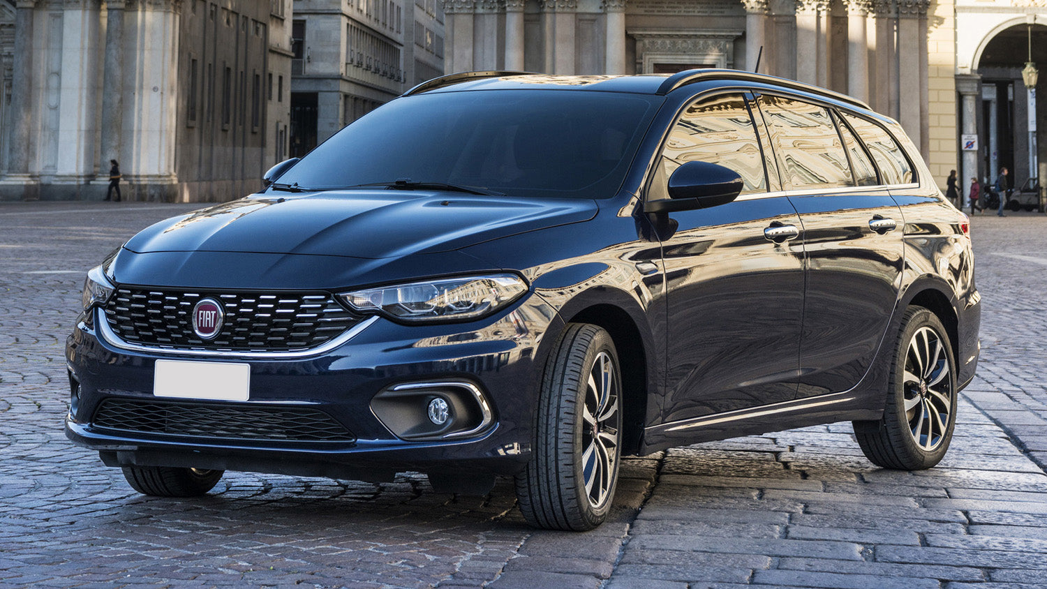 Lastskydd Fiat Tipo SW 2016–2020, facelift 2020+ / Fiat Tipo SW Cross 2022+, Tipo SW Cross Hybrid 2022+ – Silver satin – detaljbild 3