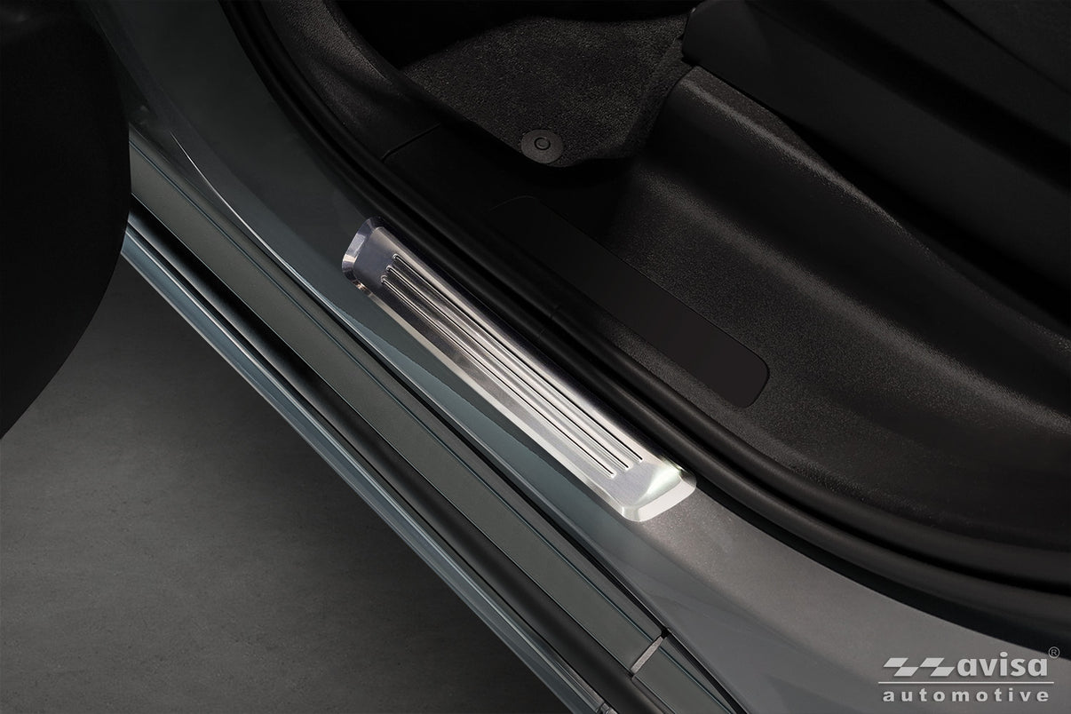 Tröskelskydd Lines Volvo XC90 II 2015–2019 facelift 2019–2024 facelift 2024+ – Silver satin – detaljbild 2