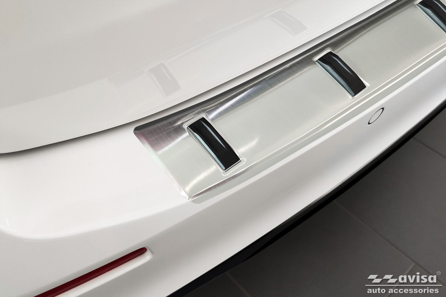 Lastskydd Strong Edition BMW 5 VII Touring G31 facelift 2020–2024 (utan M-paket) – Silver satin – detaljbild 3