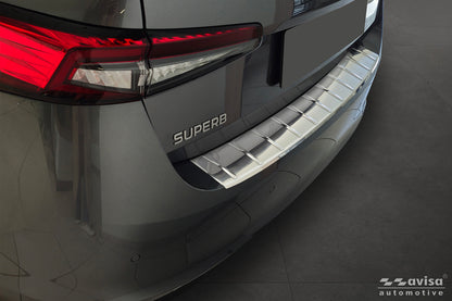 Lastskydd Skoda Superb IV liftback 2023+ – Silver satin – detaljbild 3