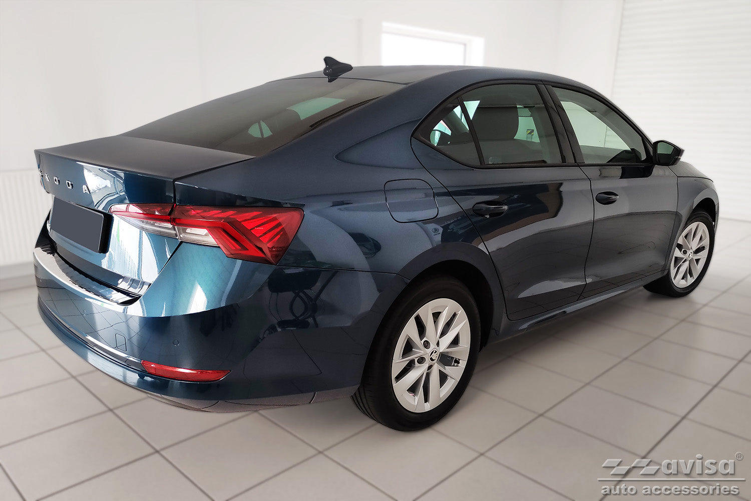 Fotstöd Skoda Octavia IV liftback/ Kombi 2019–2024 facelift 2024+ – Silver satin – detaljbild 3
