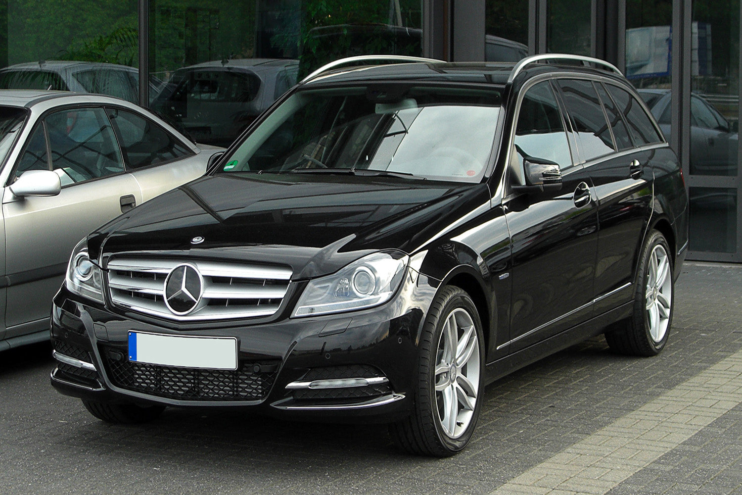 Lastskydd Mercedes C Class W204 Kombi 2011–2014 – Silver satin – detaljbild 3