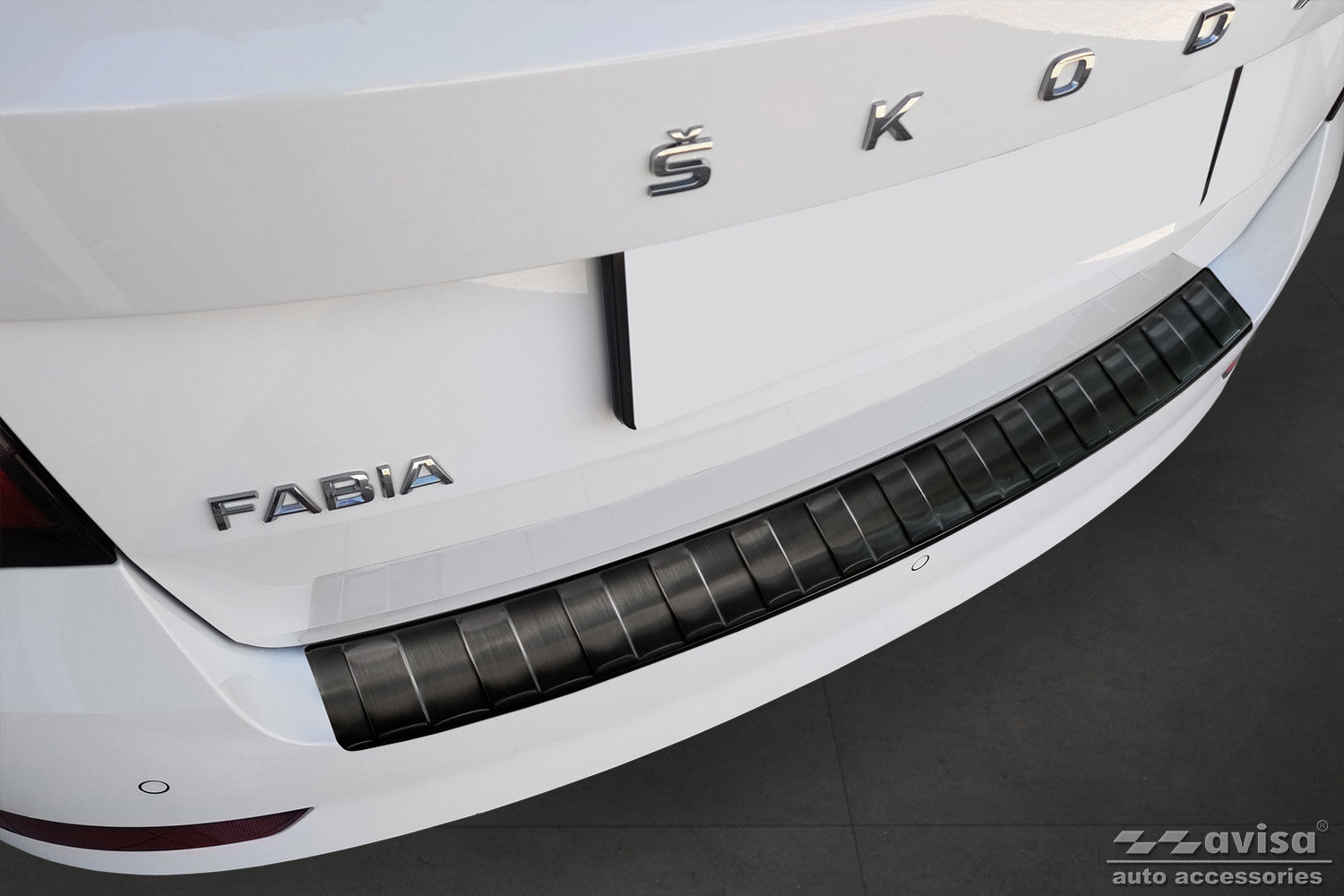 Lastskydd Skoda Fabia III Kombi facelift 2018+ – Svart – detaljbild 3