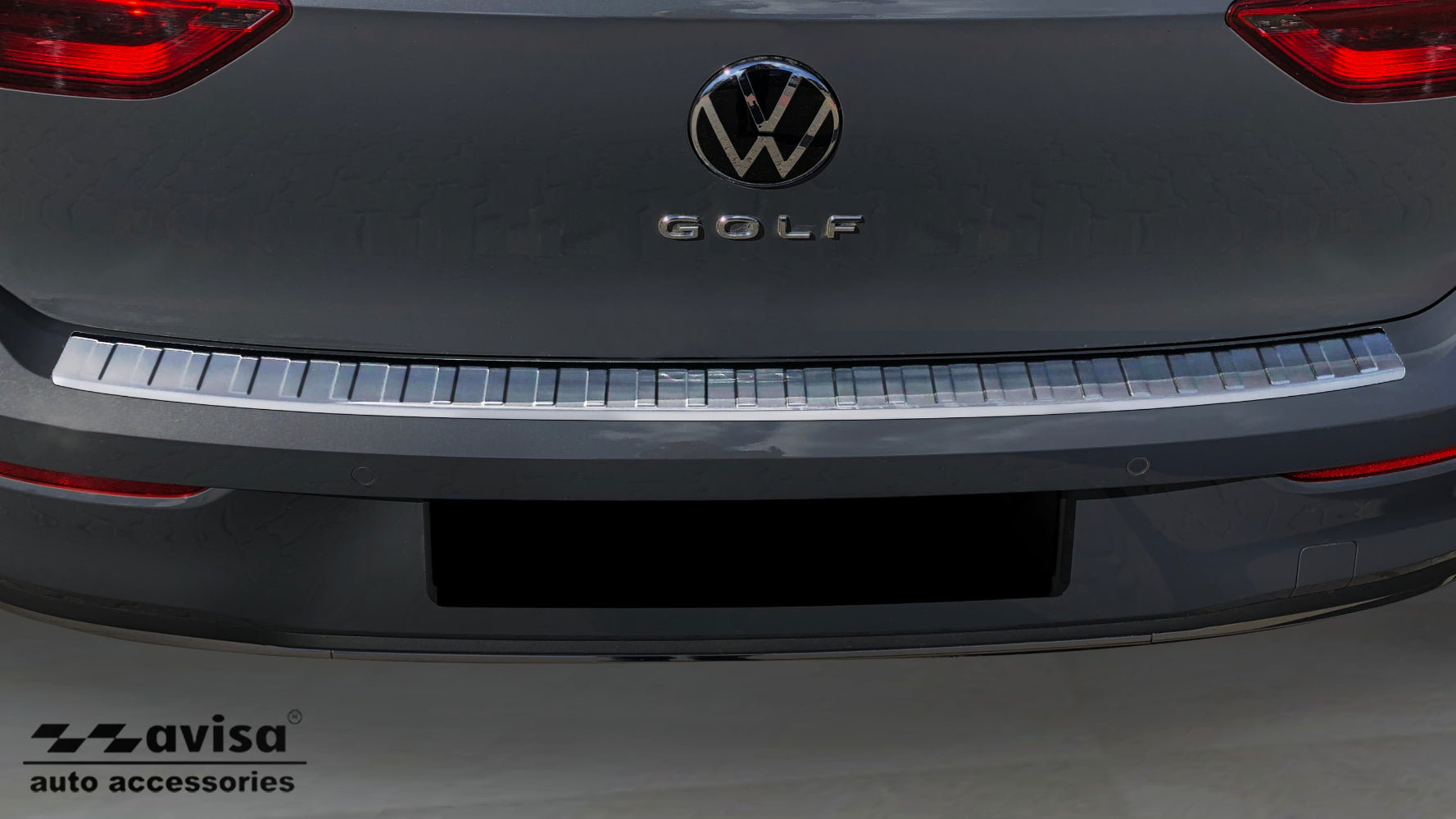 Lastskydd Volkswagen Golf VIII halvkombi 5-dörrars 2019+/ VW Golf VIII GTI Clubsport edition 2019–2024 facelift 2024+ – Silver satin – detaljbild 3