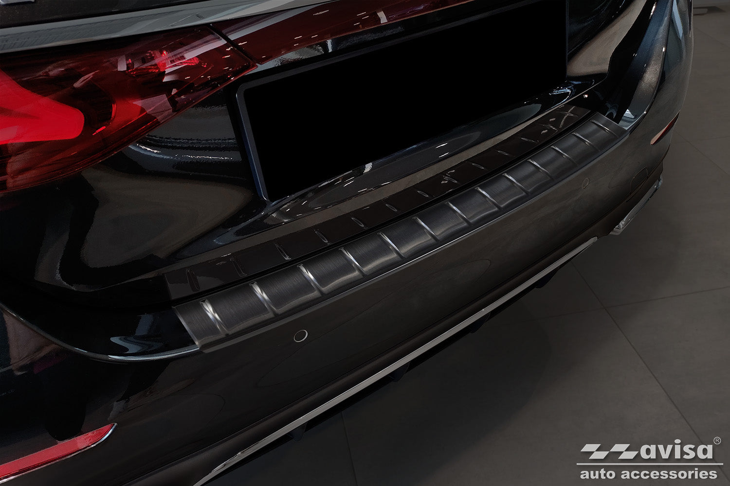 Lastskydd Mercedes E Class W214 Sedan 2023+ – Svart – detaljbild 3