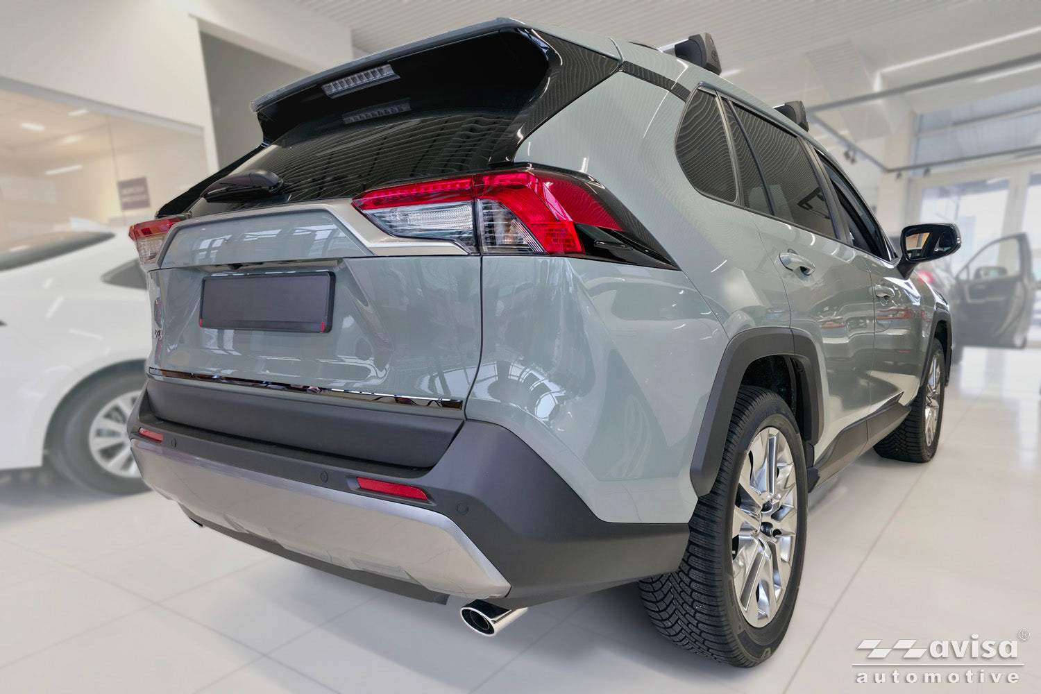Bakluckelist Toyota RAV4 V generation/ Hybrid 2018+ ( fits version PHEV GR ) – Spegelblank svart – detaljbild 2
