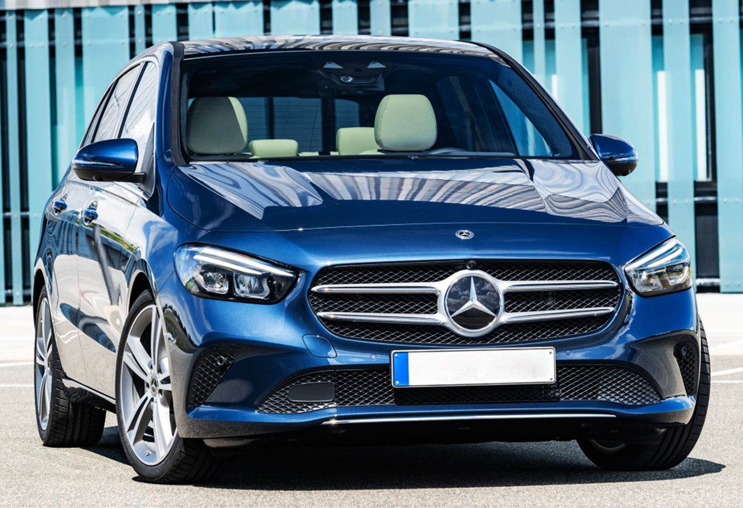 Lastskydd Mercedes B Class III W247 2018+/ AMG 2018+ / Mercedes B Class 250 e Plug-in Hybrid 2021+ – Silver satin – detaljbild 3