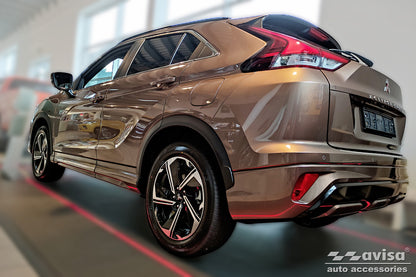 Tröskelskydd Hybrid Mitsubishi Eclipse Cross 2018+ / Mitsubishi Eclipse Cross PHEV 2021+ – Silver satin – detaljbild 3