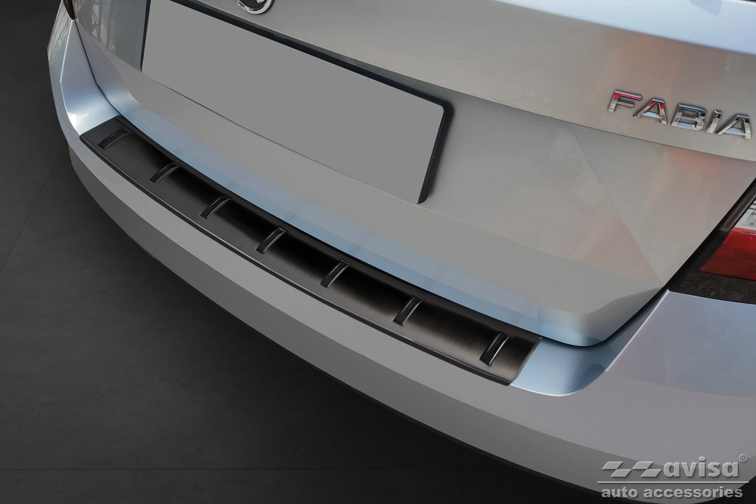 Lastskydd Strong Edition Skoda Fabia III Kombi 2014–2018 – Svart – detaljbild 3
