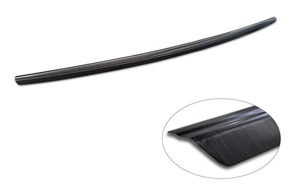 Lastskydd Toyota Prius V (XW60) 2023+ – Svart