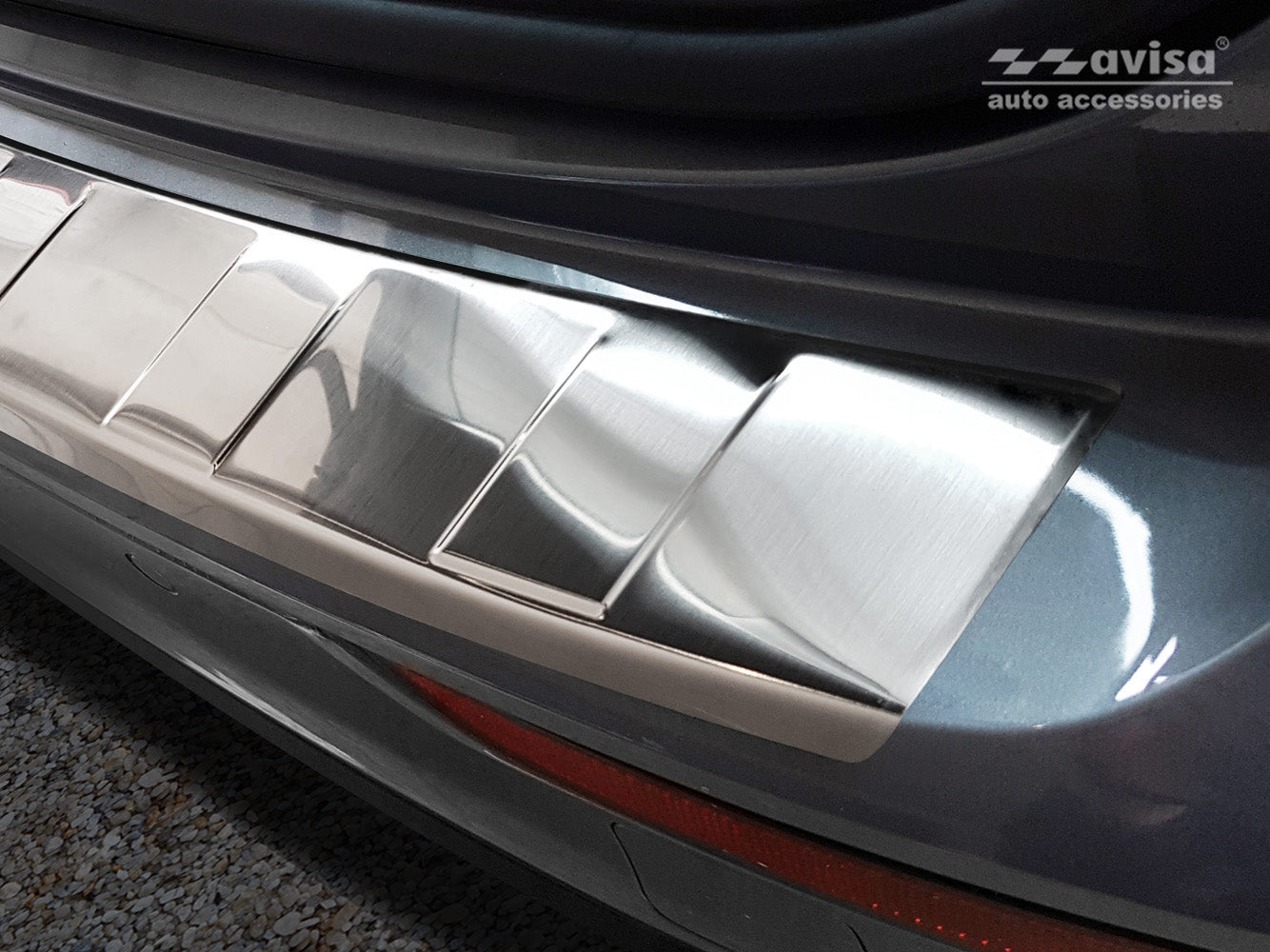 Lastskydd Volvo V60 II Kombi 2018+ m.fl. – Silver satin – detaljbild 2
