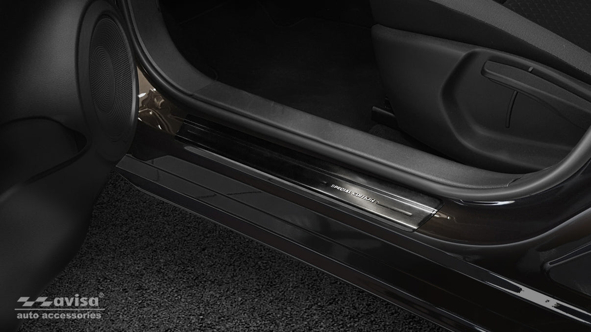 Tröskelskydd Special Edition Nissan Juke II 2019+ – Svart – detaljbild 2