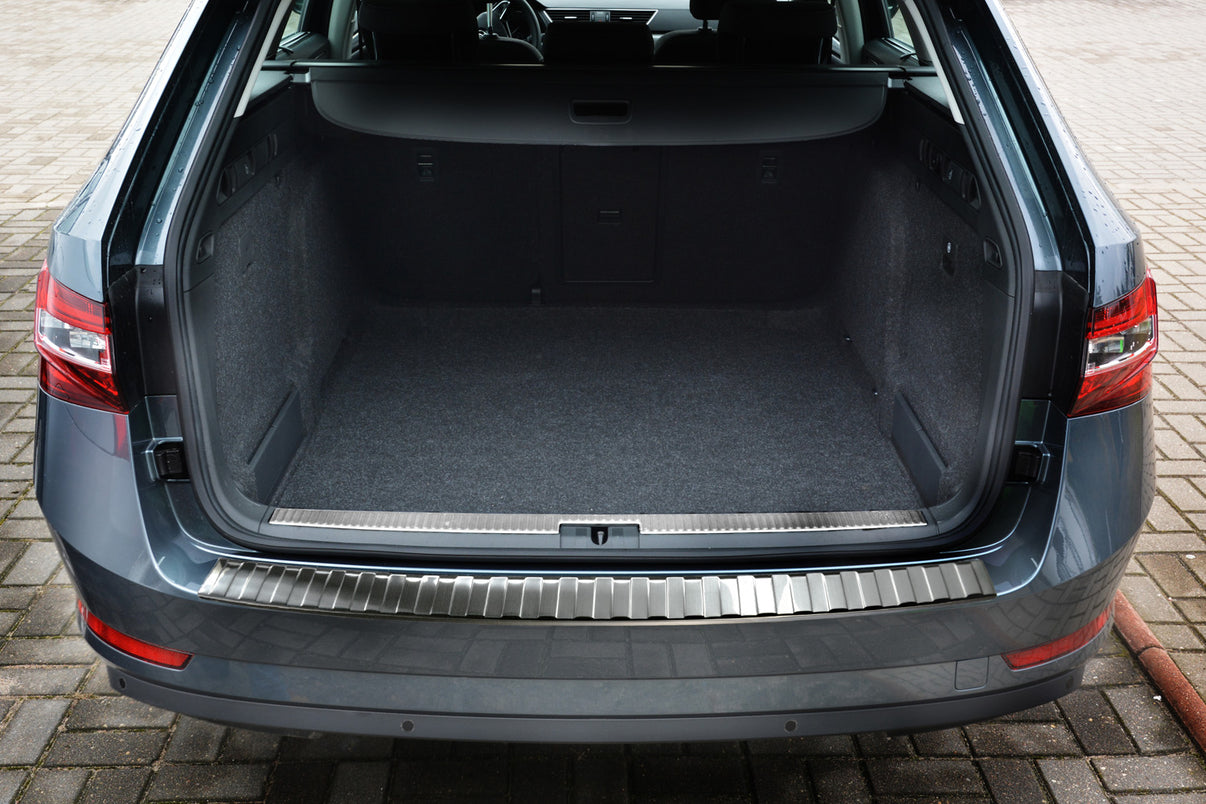 Lastskydd Skoda Superb III Kombi 2015–2019, facelift 2019–2024/ Scout III 2019+ – Silver satin – detaljbild 3
