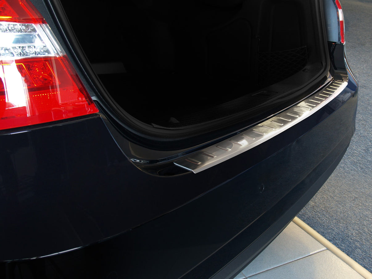 Lastskydd Mercedes E Class W212 sedan 2009–2013/ AMG W212 sedan 2009–2013 – Silver satin – detaljbild 3