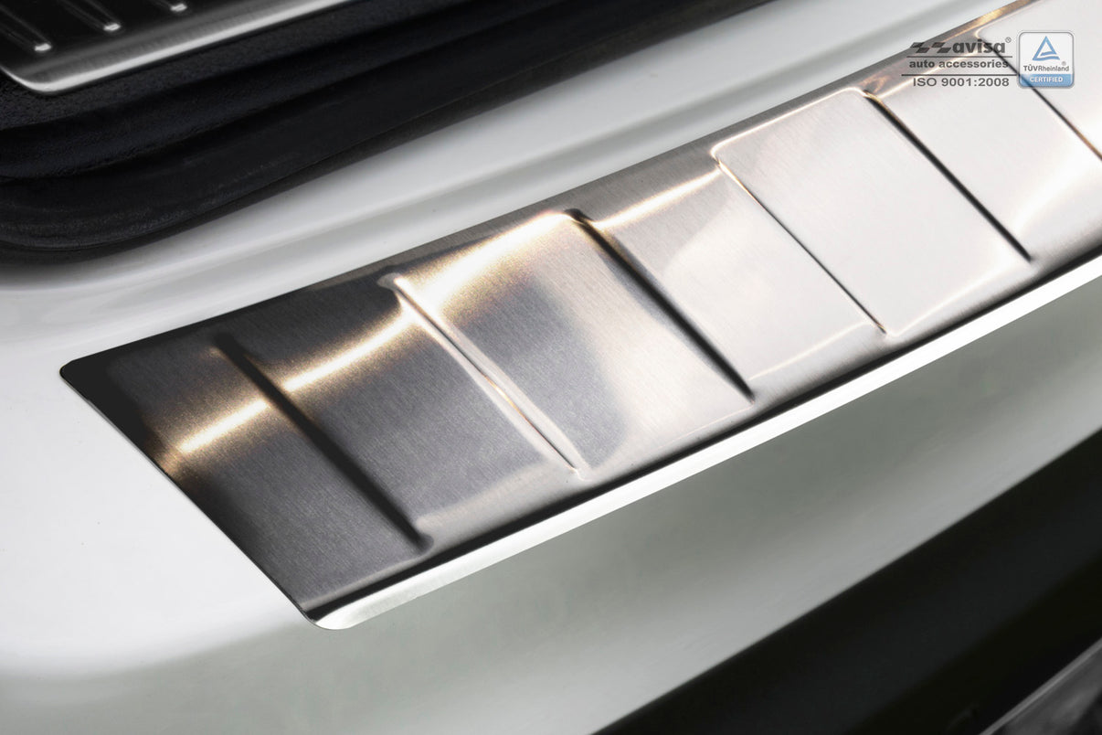 Lastskydd Mercedes Glc (X253) 5-dörrars/ Hybrid 2015–2019, facelift 2019–2022 – Silver satin – detaljbild 2