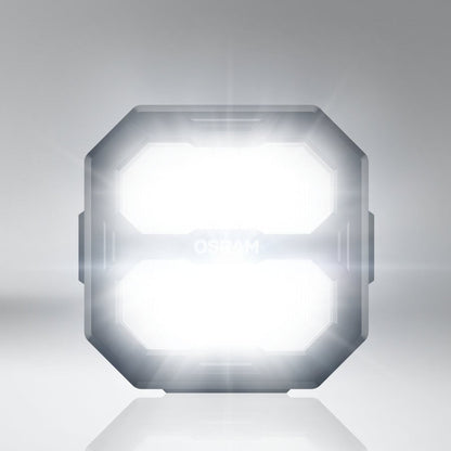 närbild på detaljer och material av LEDriving Arbetsljus Cube PX4500 Flood – OSRAM