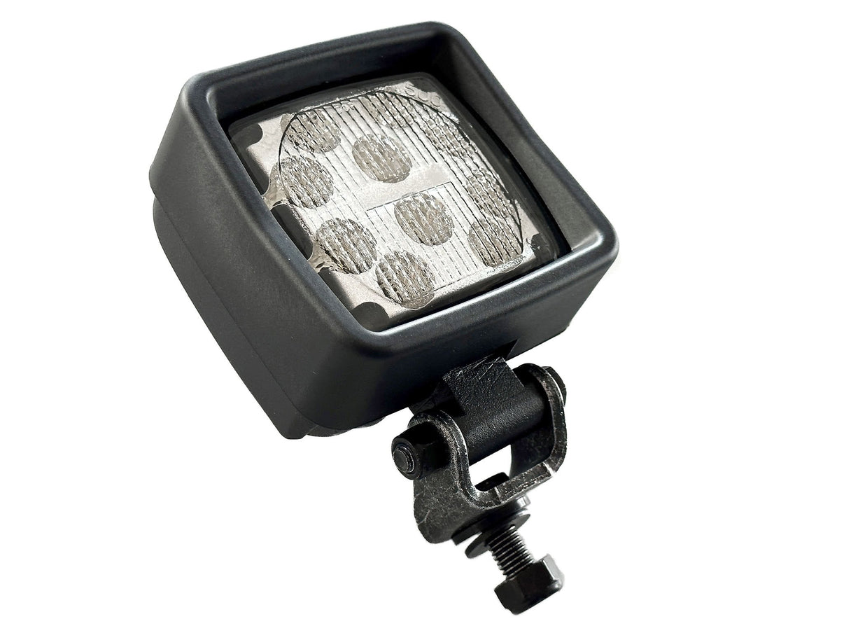 närbild på detaljer och material av Arbetslampa ABL LED SHD 3000 bred Ny – Carlevel