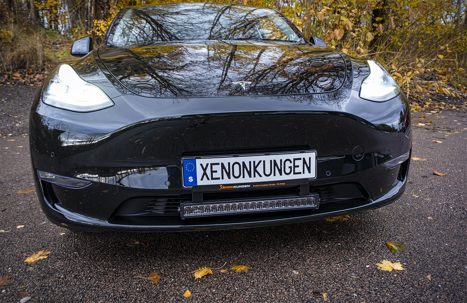 Extraljusfäste till Tesla LEDramp – Infällnadsfäste vit – förpackning och innehåll | TESLA