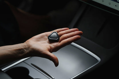 alternativ vinkel på Tesla S3XY Buttons Gen 2 Bundle - TESLA