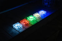 produktbillede forfra, der viser The Cube solcellelampe – Xenon-kongen