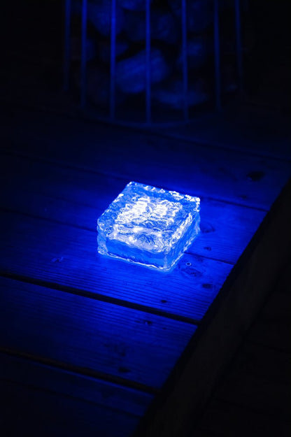 emballage og tilhørende tilbehør til Solar lampen The Cube – Xenon King