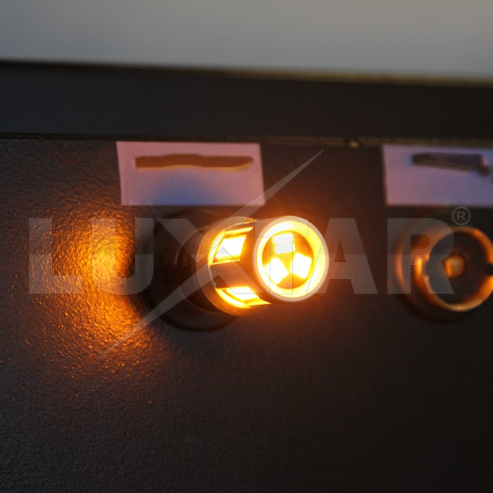 sidebillede, der viser profil og design af BA15S – 1156 30SMD 12 – 24V Gul/rav – Xenon King