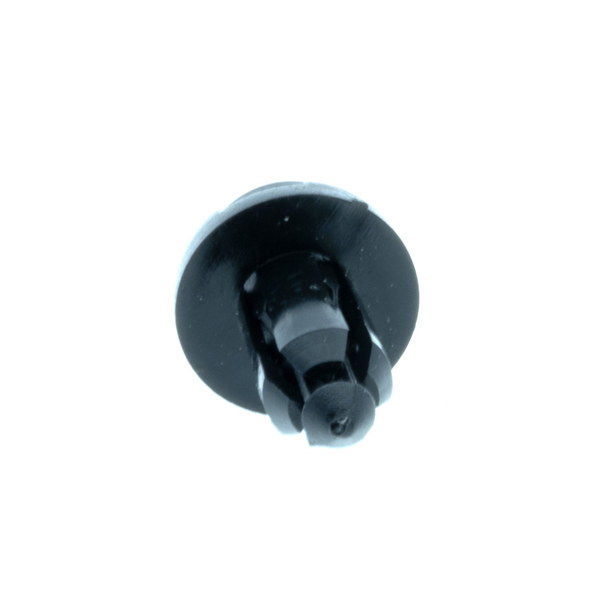 Fästclips Mitsubishi Colt/Galant m.fl. – A 17,8 B 8,8 C 13,5 d 1,6 H 16,4 hål ø