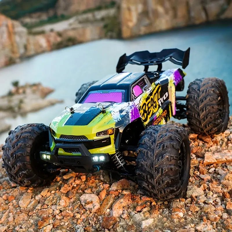 billede, der viser brug af 4WD radiostyret bil 40 km/t - RC terrænbil BEAST PRO LED - Carlevel