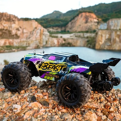 nærbillede af detaljer og materialer af 4WD radiostyret bil 40km/t - RC terrænbil BEAST PRO LED - Carlevel
