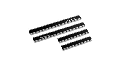 Tröskelskydd till Chery Tiggo 8 2025+ – Kolfiber-look (stål)