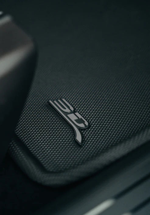 sidebillede, der viser profil og design af Little Package 3D Maxpider Tesla Model 3 2024+ - TESLA