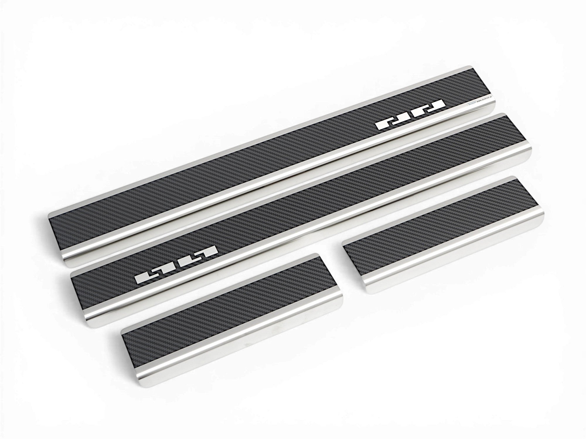 Tröskelskydd Jetour X70 Plus 2025+ – kolfiber-look
