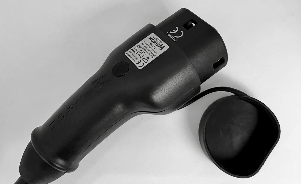 Ladekabel Type 2 til Type 2 11/22 kW 400 V 16/32A 3-faset med Tesla knap Evconnect - produkt set fra siden | Evconnect