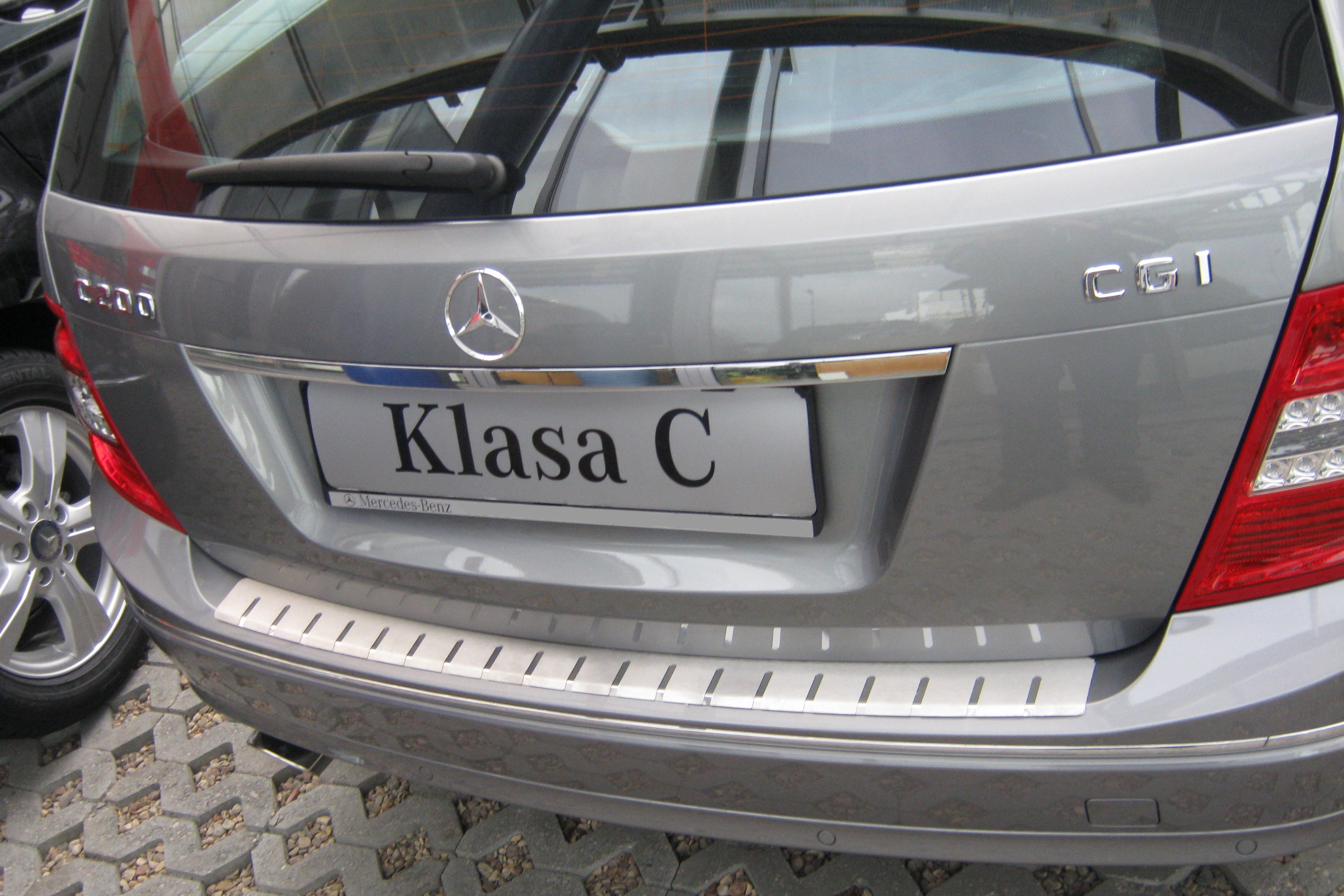 Lastskydd till Mercedes C-klass Kombi S204 2010–2015 – rostfritt