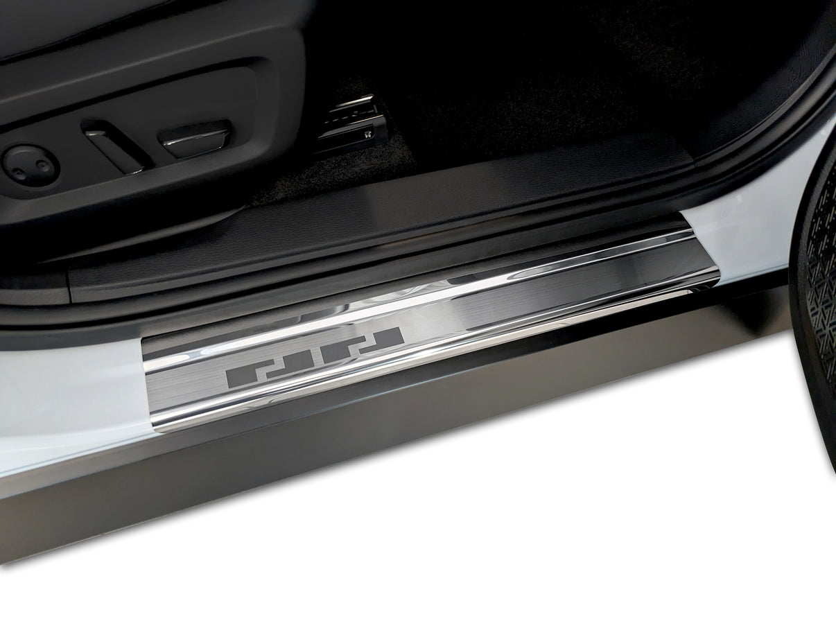 Tröskelskydd Mitsubishi Outlander IV 2025+ – rostfritt stål
